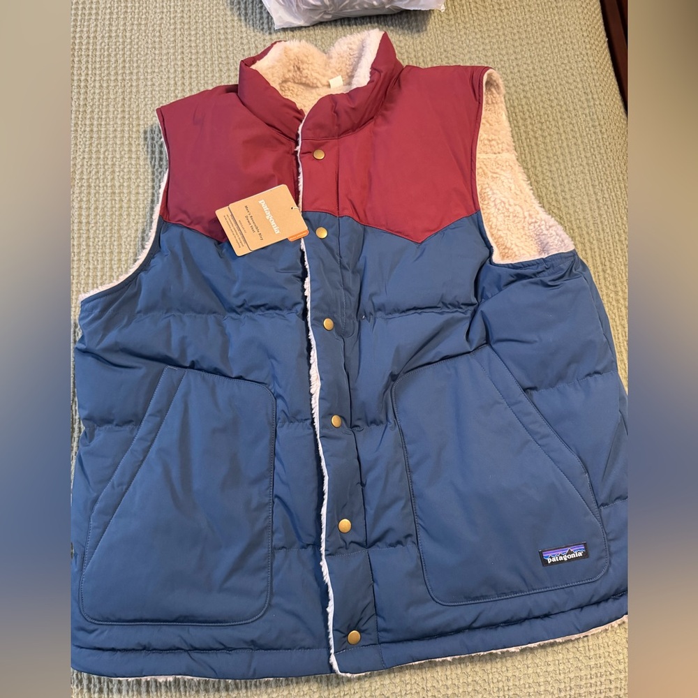Patagonia men’s reversible body down vest size XXL